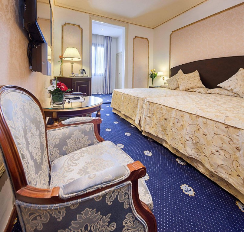 Фото Hotel Roger de Lluria