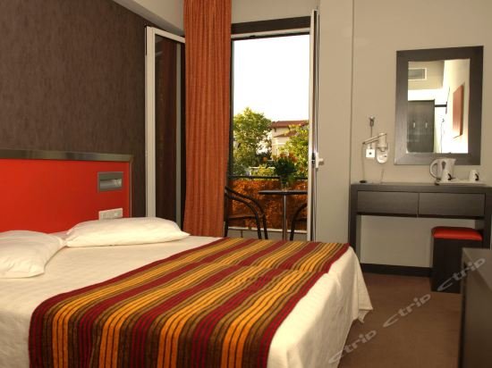 Фото Hotel Des Roses