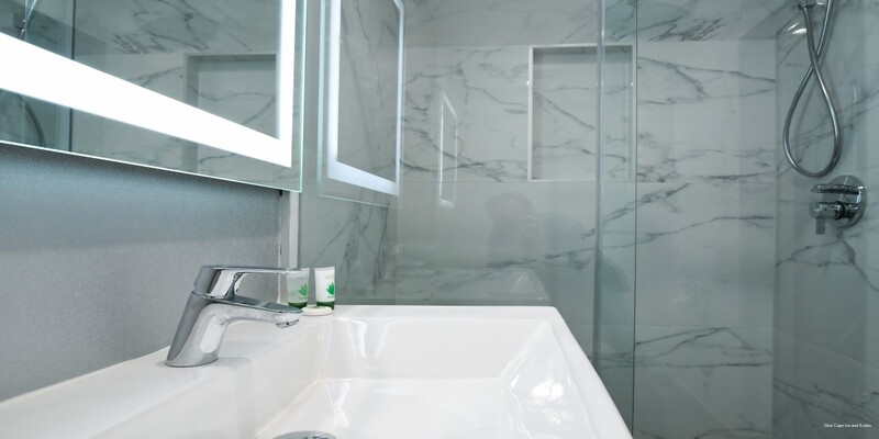 Фото Glen Capri Inn & Suites - Burbank Universal