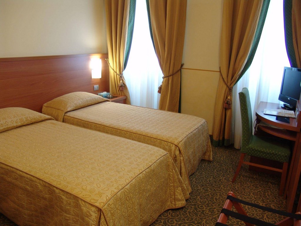 Фото Hotel Kristall