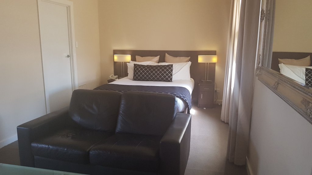 Фото Largs Pier Hotel