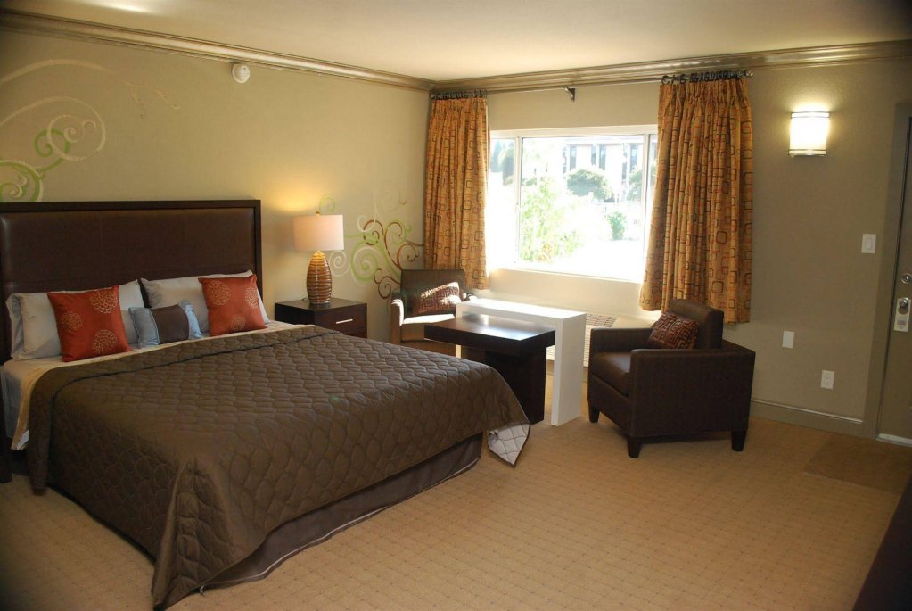 Фото Friendly Hills Inn