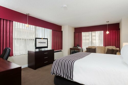 Внешний вид отеля Sandman Signature Calgary Downtown Hotel в Калгарях, фото 2