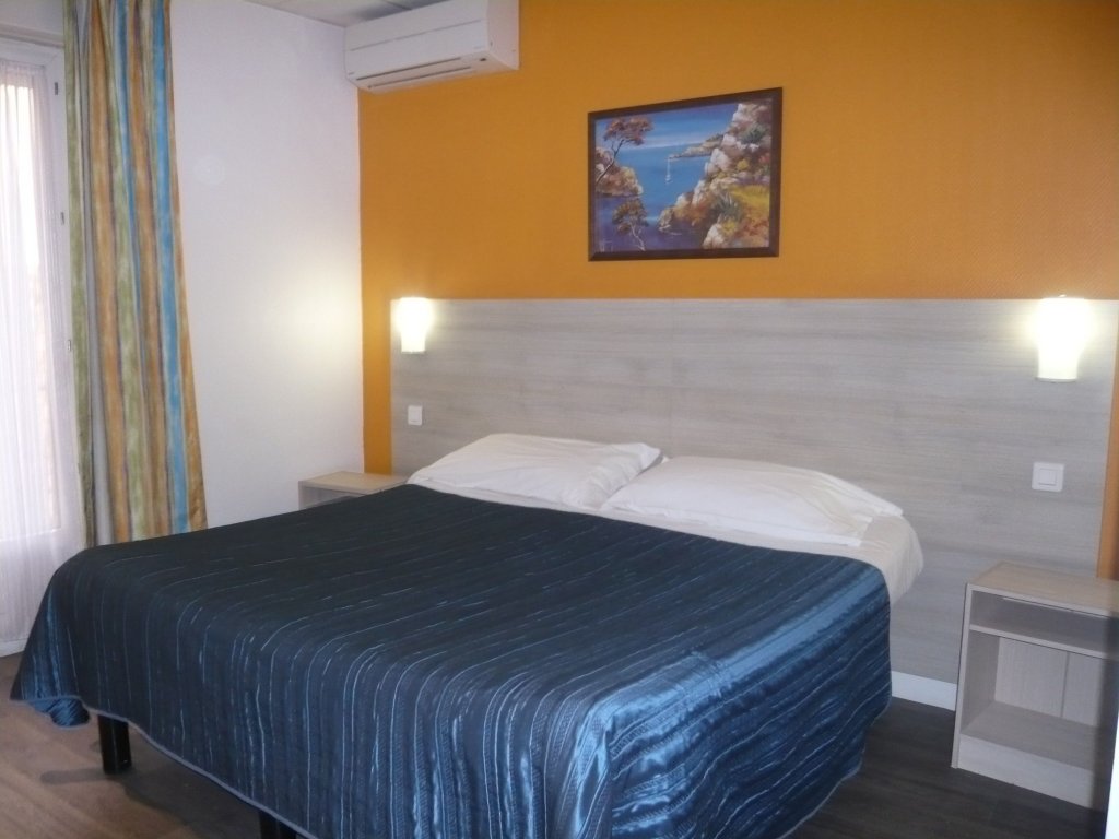 Фото Hotel Parisien