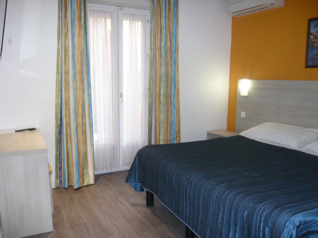 Фото Hotel Parisien