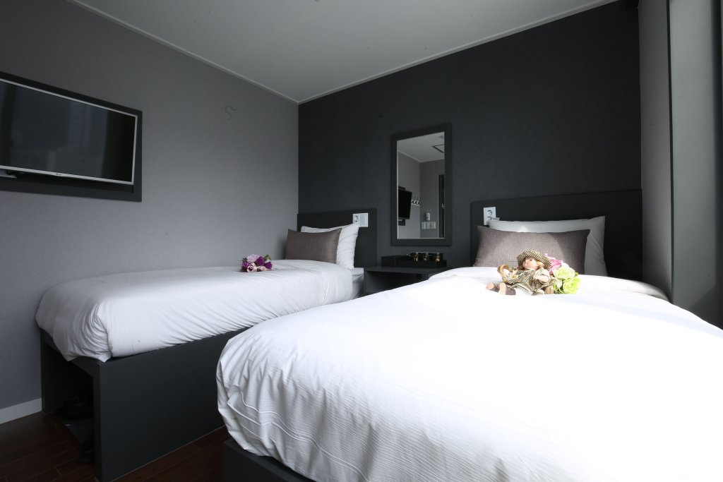 Фото Step Inn Myeongdong 1