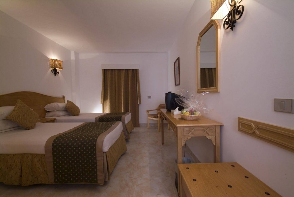 Фото Flamenco Beach and Resort