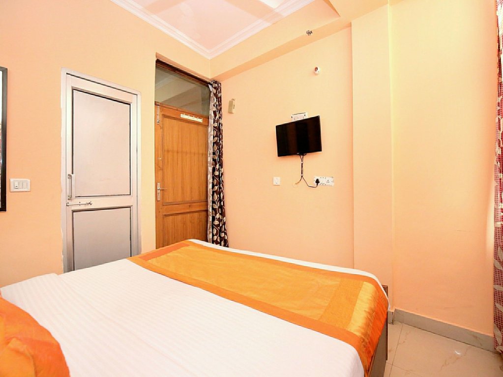 Фото Oyo 10463 Hotel Paras