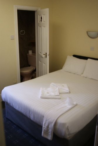 Фото The New Royal Windsor Hotel