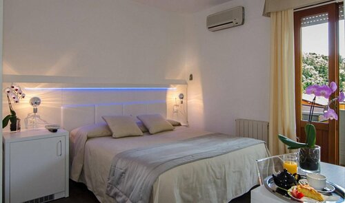 Внешний вид отеля Hotel Hermitage в Массе, фото 5