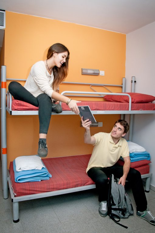 Фото Youth Hostel Pere Tarres