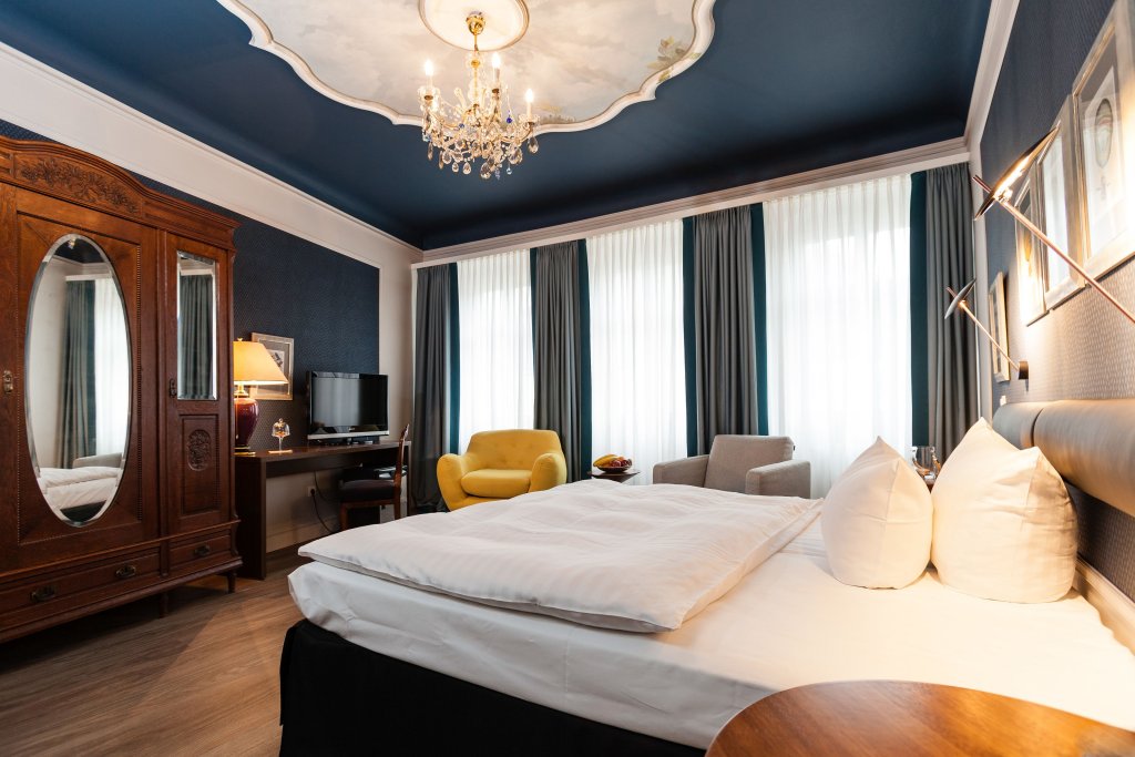 Фото Hotel Würzburger Hof