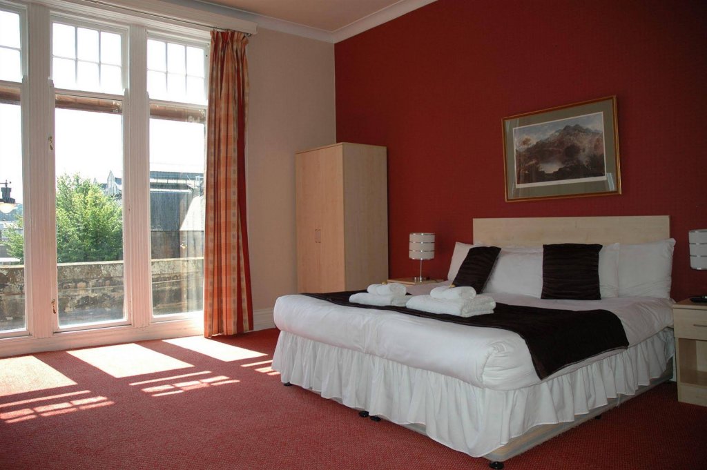 Фото The Station Hotel