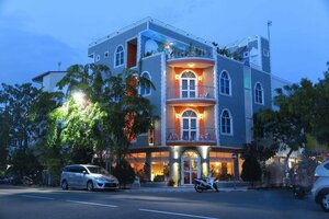 Le Vieux Nice Inn