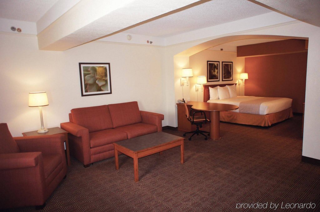 Фото La Quinta Inn by Wyndham Austin Capitol Downtown
