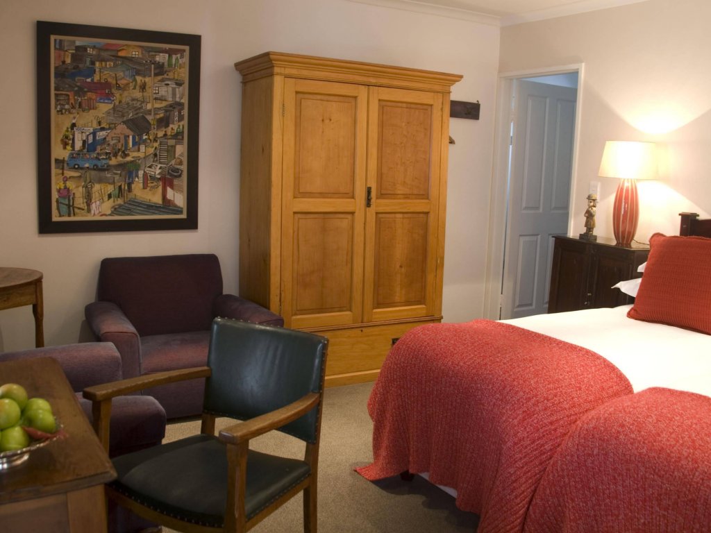 Фото The Crown Guesthouse