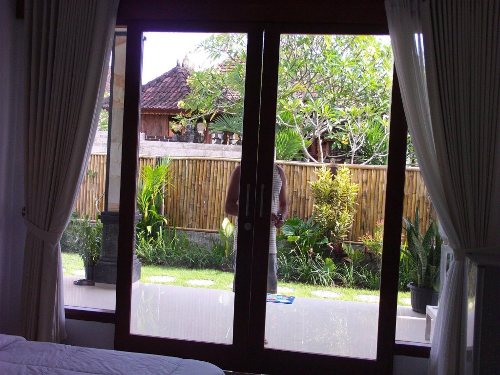 Фото The Wina Echo Beach Guesthouse