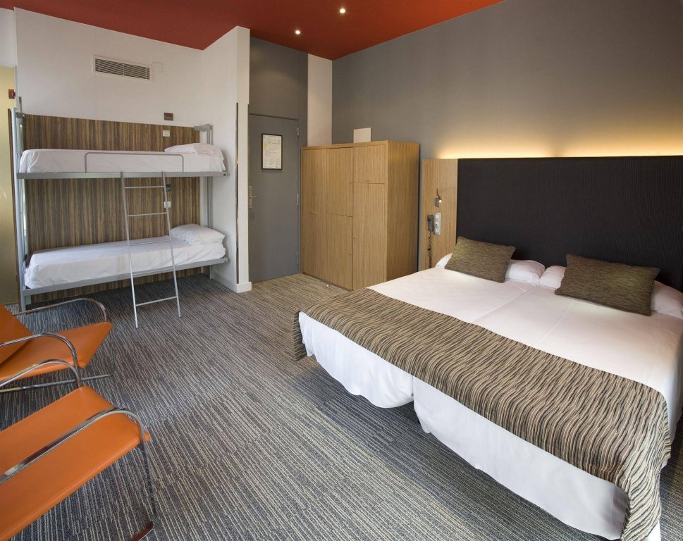 Фото Petit Palace Plaza del Carmen