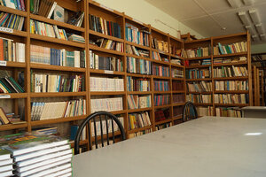 Biblioteka № 13 (Vladimira Nevskogo Street, 1А), library