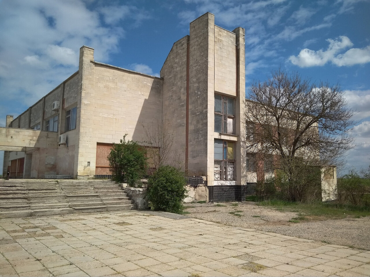 Дом культуры чайка на кирпичной