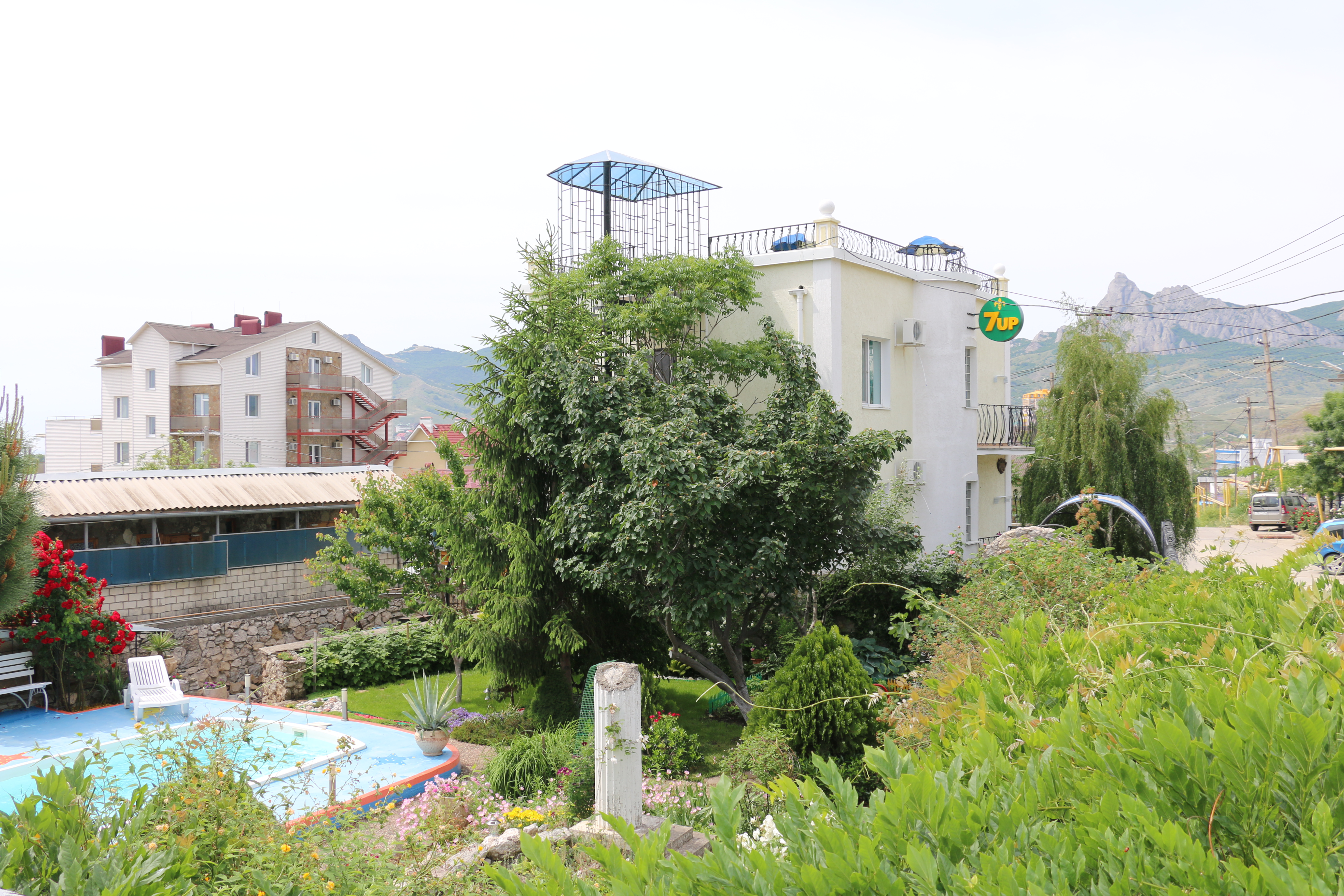 Фото отеля 1