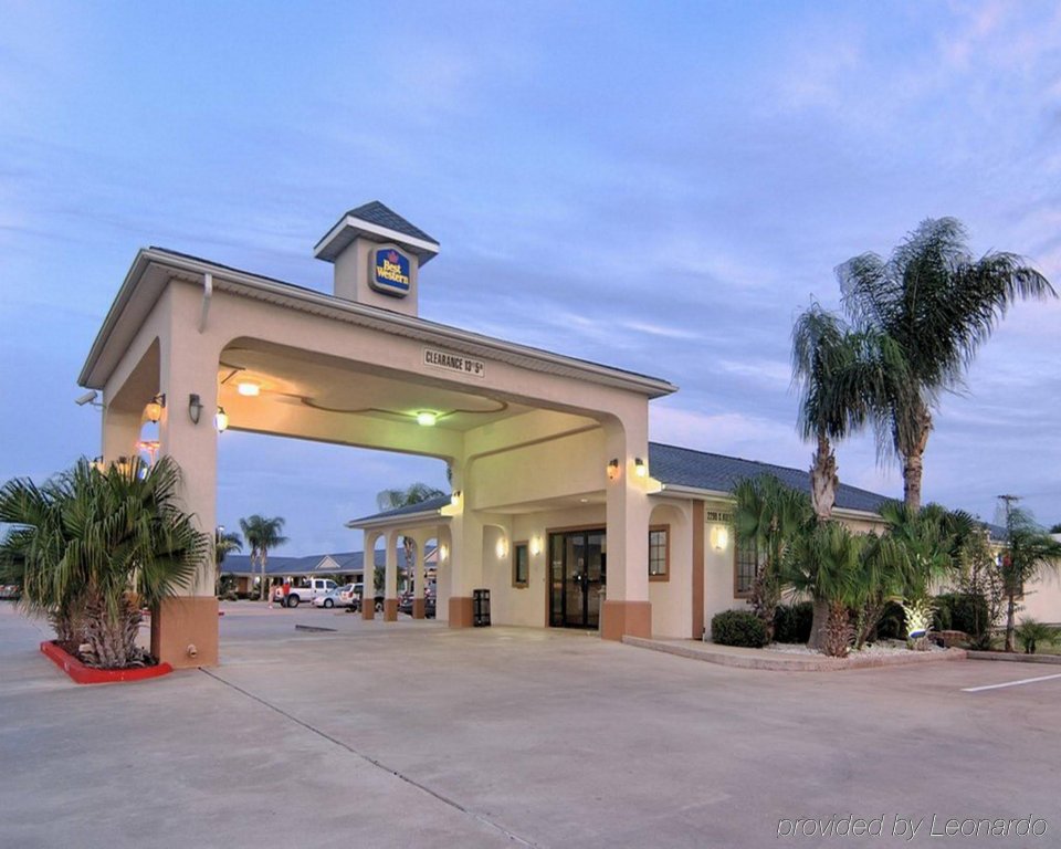 Фото SureStay Hotel by Best Western Falfurrias