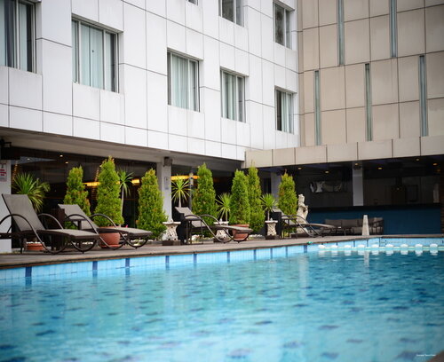 Внешний вид отеля Gumaya Tower Hotel Semarang в Семаранге, фото 2