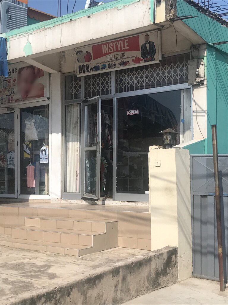 Clothing store Instyle collection, Accra, photo