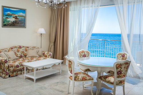 Гостиница Palmira Palace Resort & SPA в Крыму