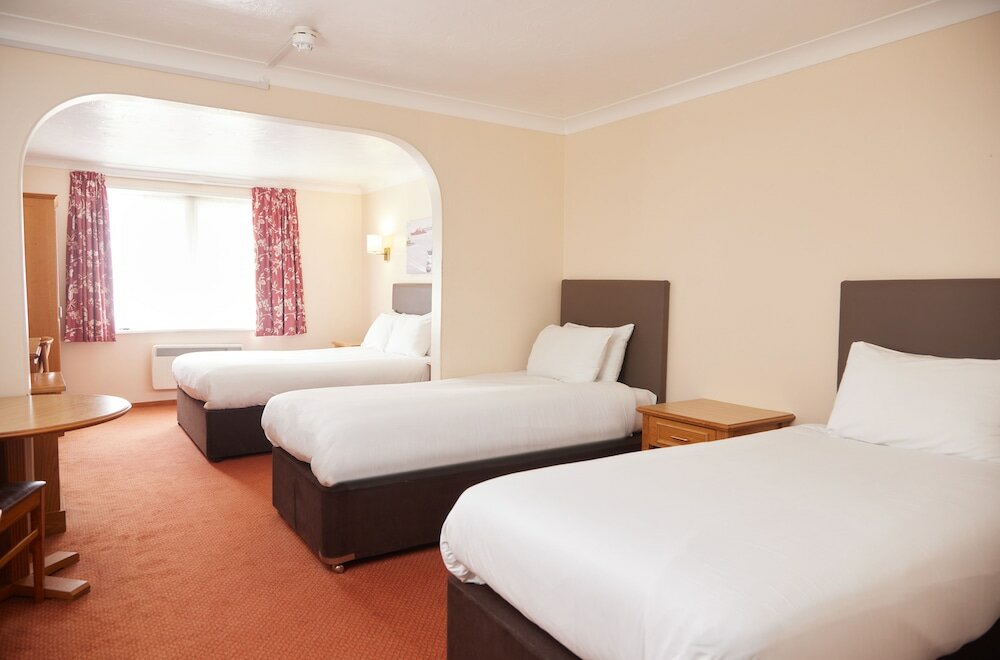 Фото Farmhouse Innlodge by Greene King Inns