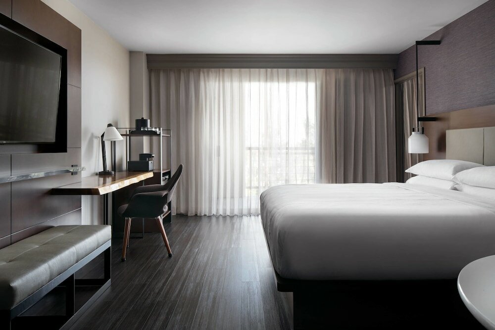 Фото Visalia Marriott at the Convention Center