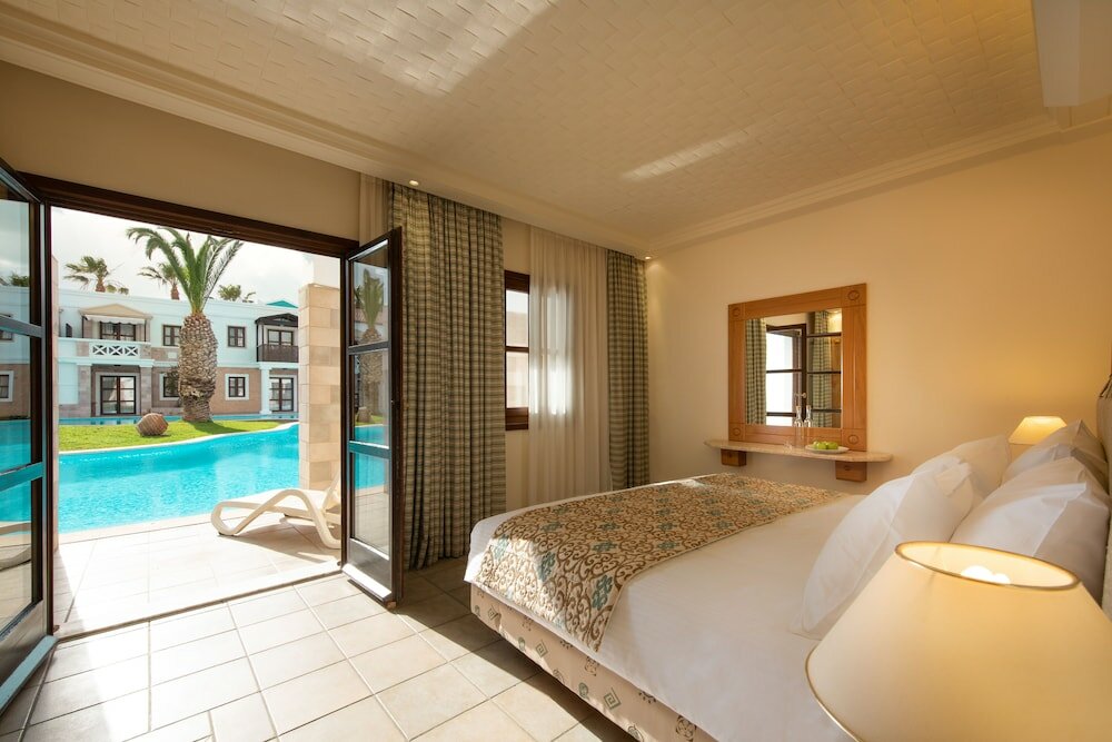 Фото Mitsis Royal Mare