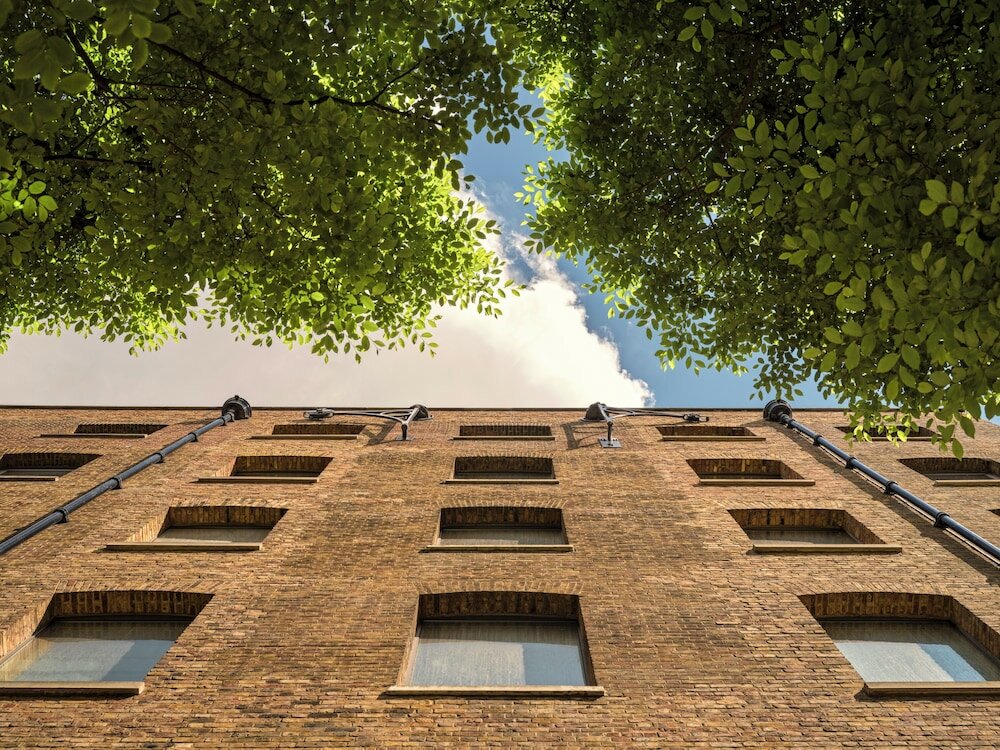 Фото Devonshire Club & Hotel