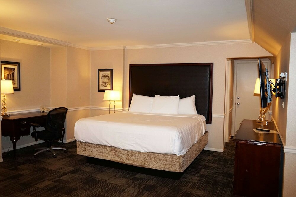 Фото Wingate by Wyndham Bellingham Heritage Inn