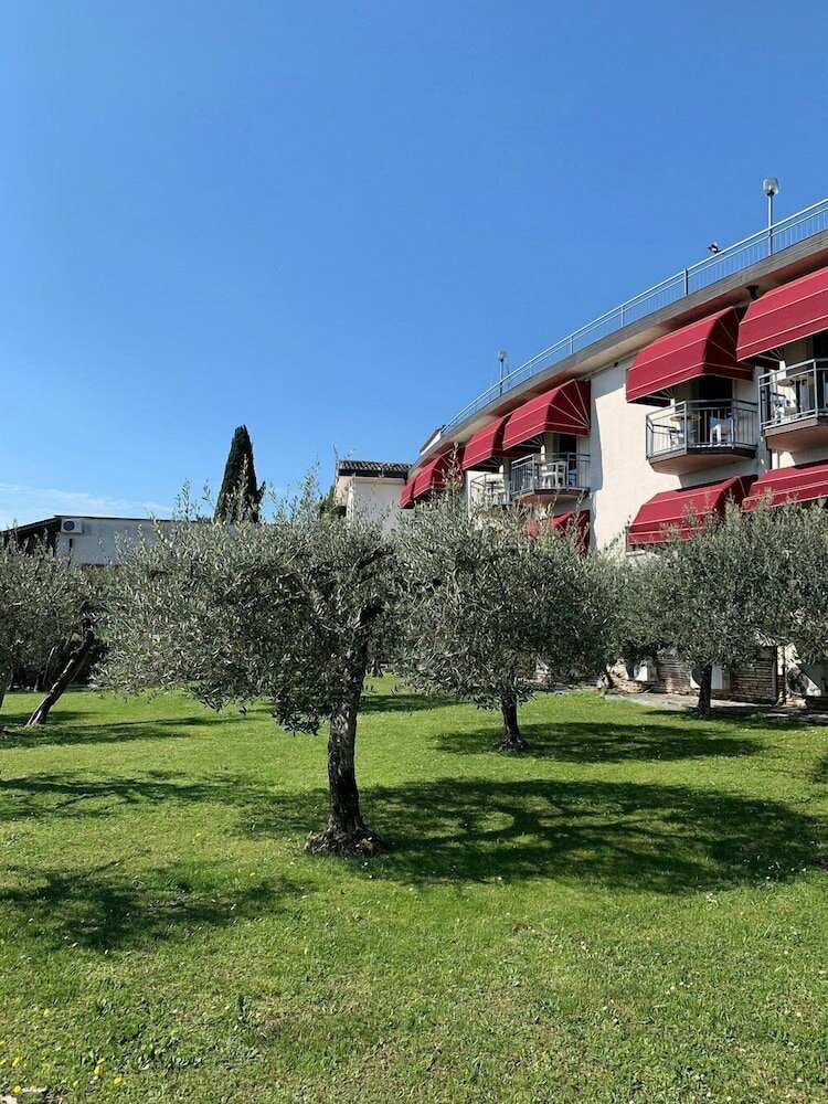 Фото Hotel Mon Repos