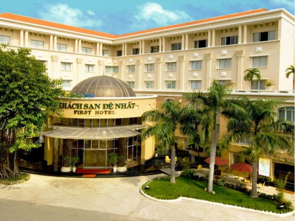 Фото First Hotel