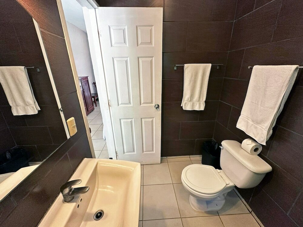 Фото Surf Ranch Hotel & Resort