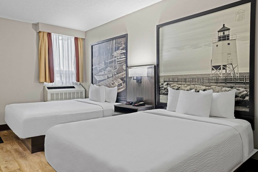 Фото Super 8 by Wyndham Thunder Bay