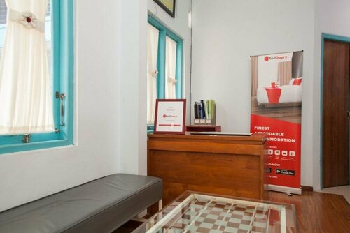 Гостиница RedDoorz @ Kartohardjo Madiun в Мадиуне