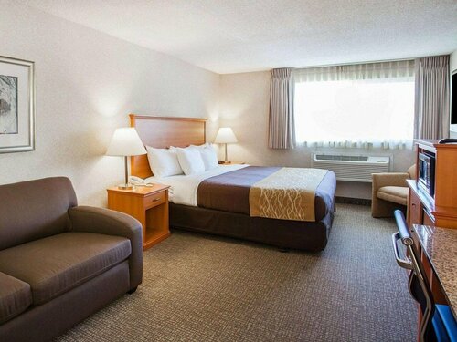 Гостиница Quality Inn Kirkland в Киркленде
