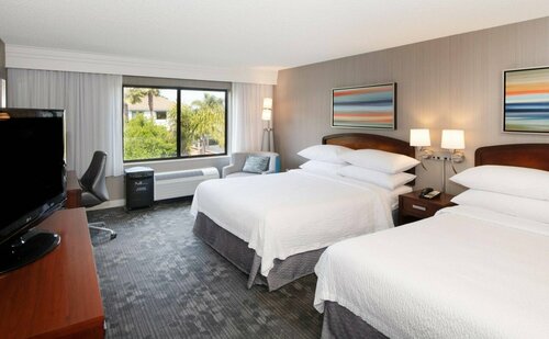 Гостиница Courtyard by Marriott Oakland Airport в Сан Леандро