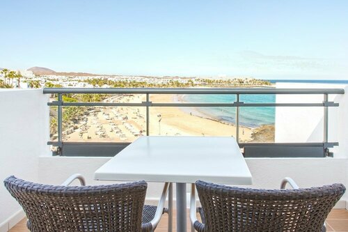 Гостиница Thb Lanzarote Beach в Коста-Тегисе