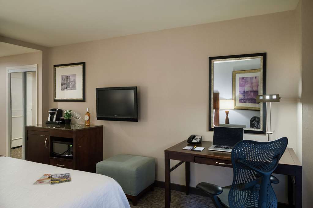 Фото Hilton Garden Inn Tribeca