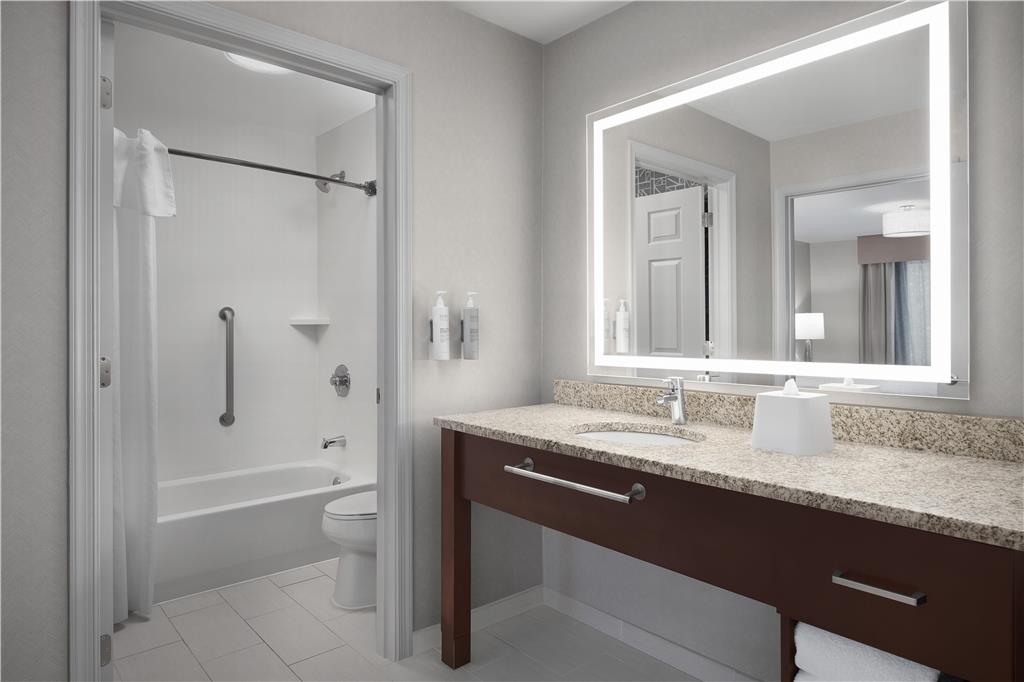Фото Homewood Suites by Hilton Newark-Cranford
