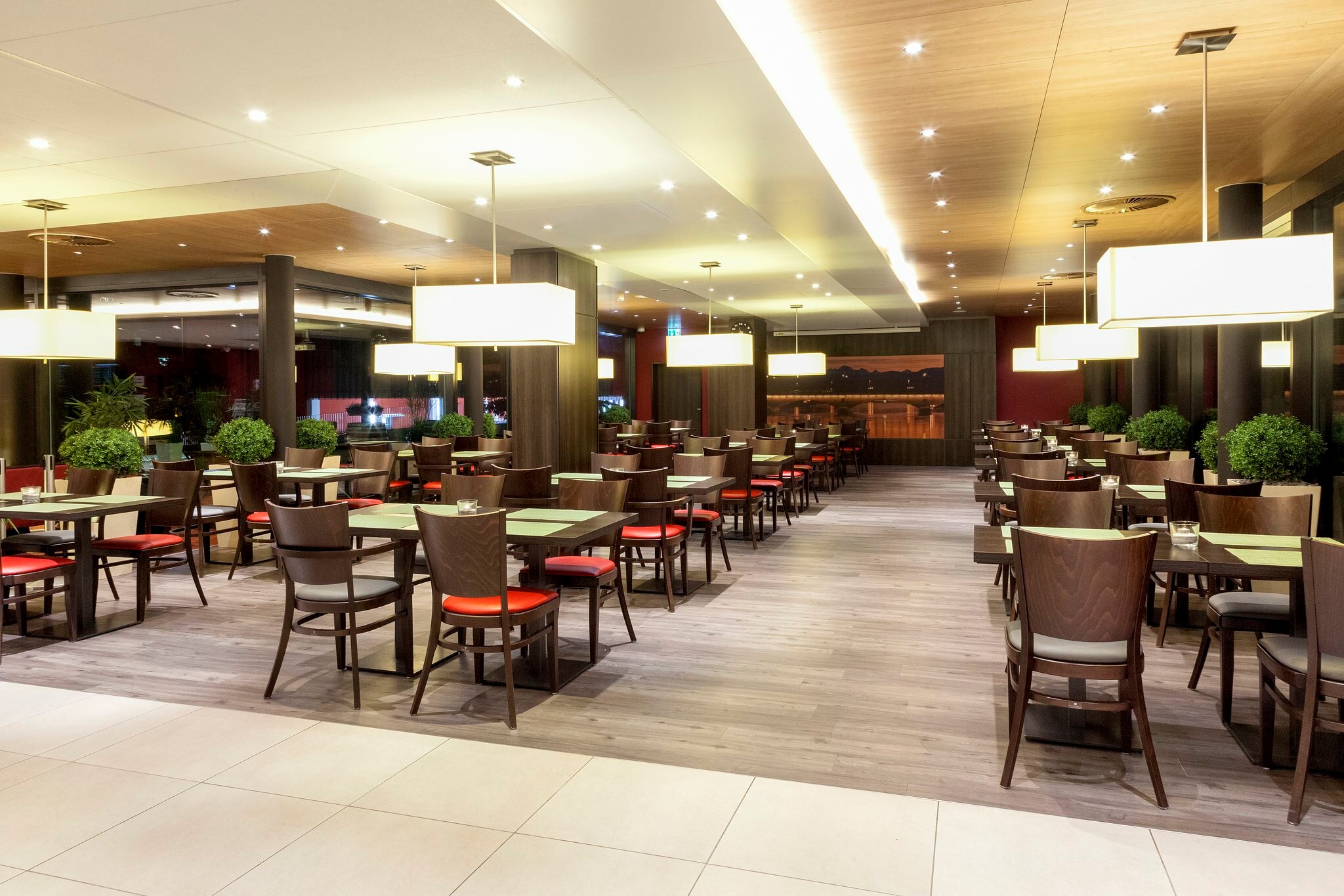 Фото Holiday Inn Express Zurich Airport, an Ihg Hotel