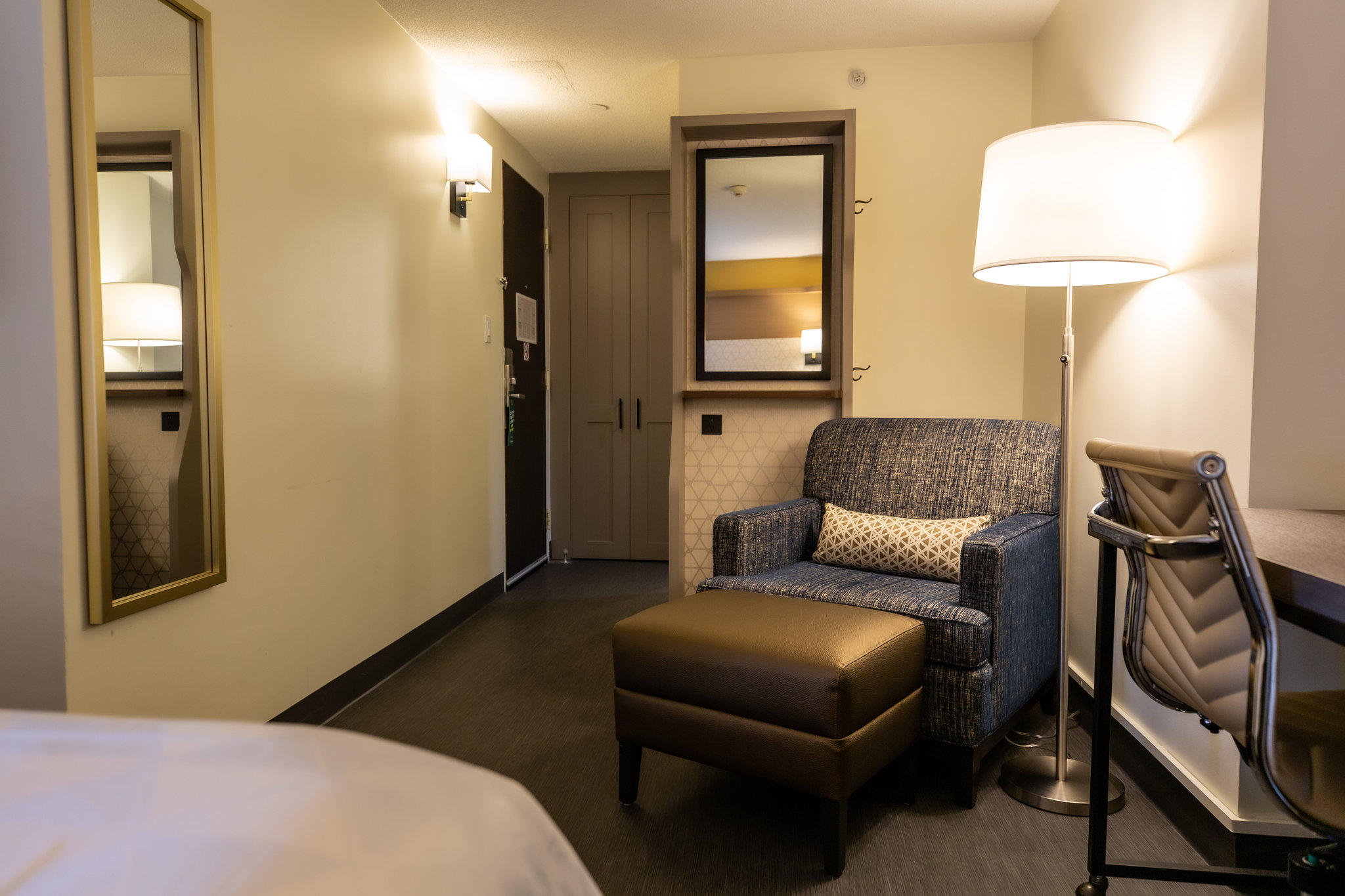 Фото Holiday Inn Toronto Downtown Centre