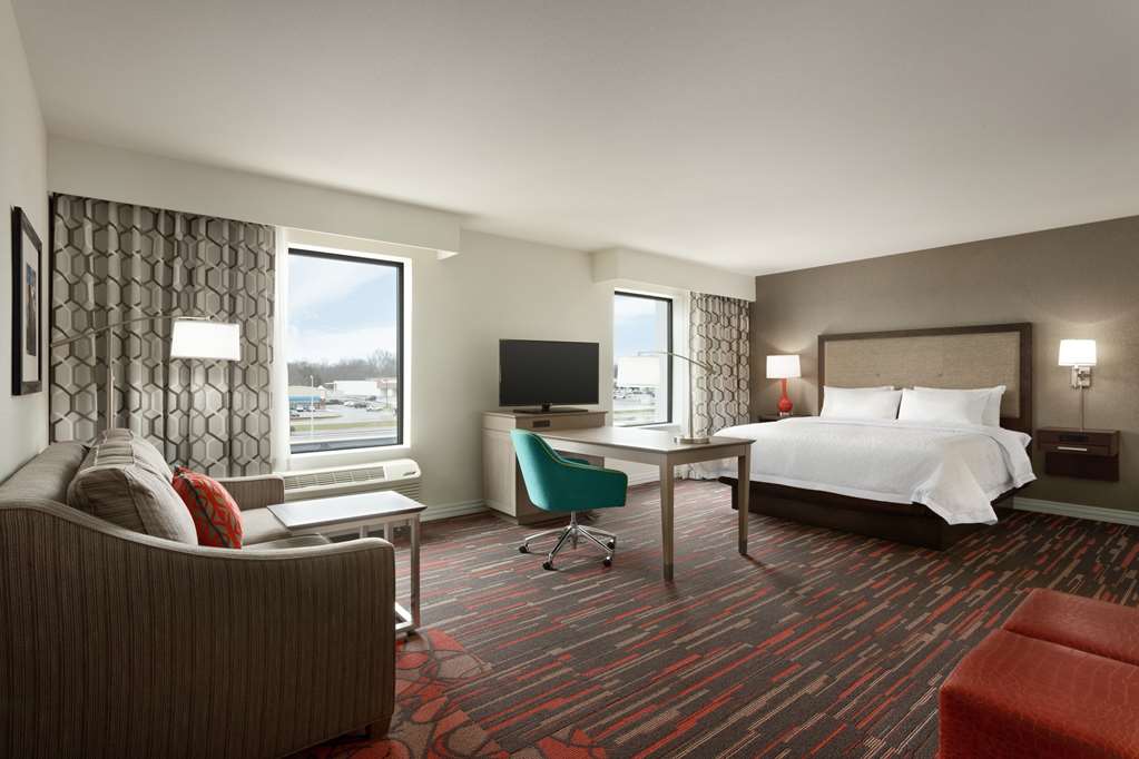 Фото Hampton Inn & Suites St. Louis/Alton