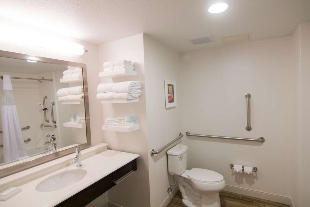 Фото Hampton Inn & Suites Tulsa Downtown