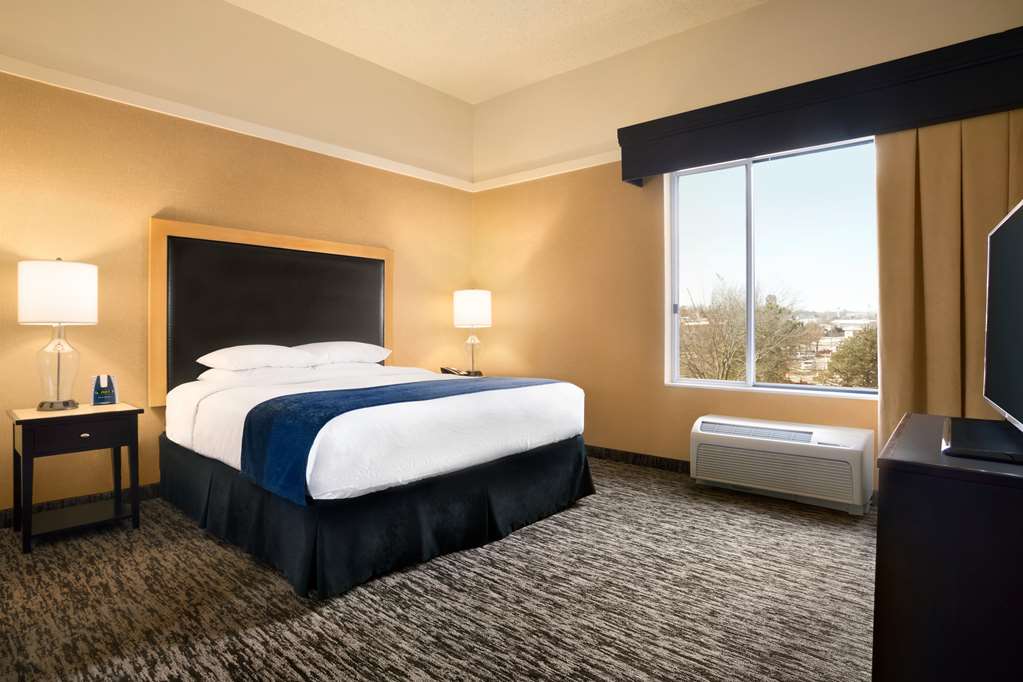 Фото DoubleTree by Hilton Hotel Oklahoma City Airport