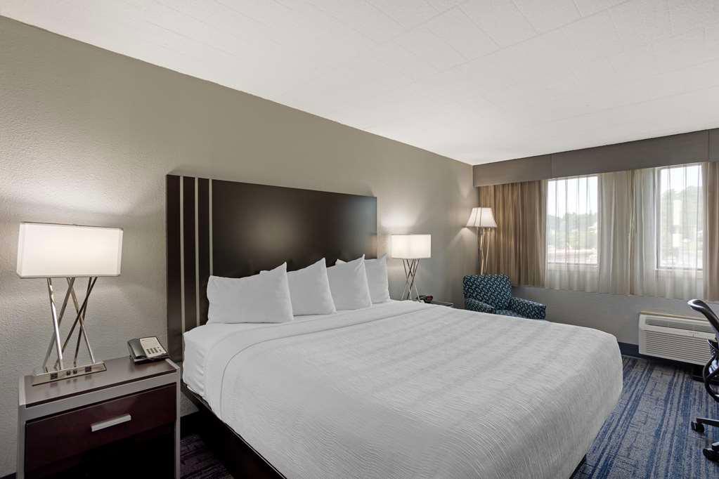Фото Best Western Plus Reading Inn & Suites